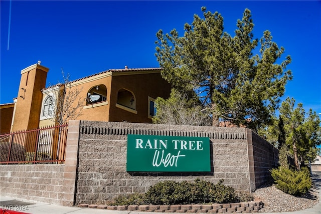 view of community / neighborhood sign