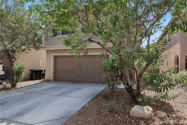 view of front facade featuring a garage