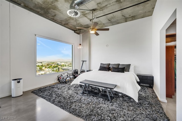 bedroom with ceiling fan