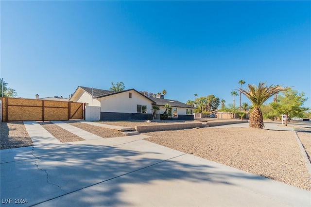 view of front of property