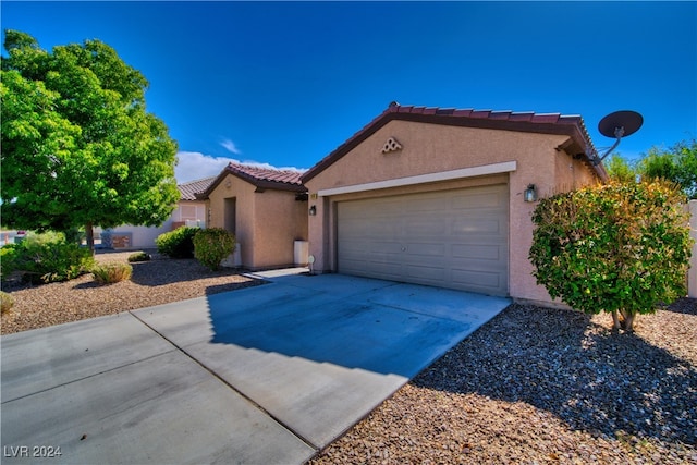 view of front of house featuring a garage