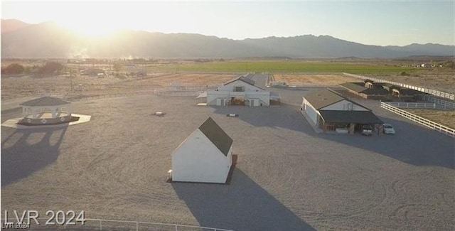 bird's eye view featuring a mountain view