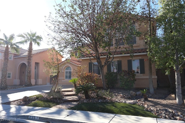 view of mediterranean / spanish-style house