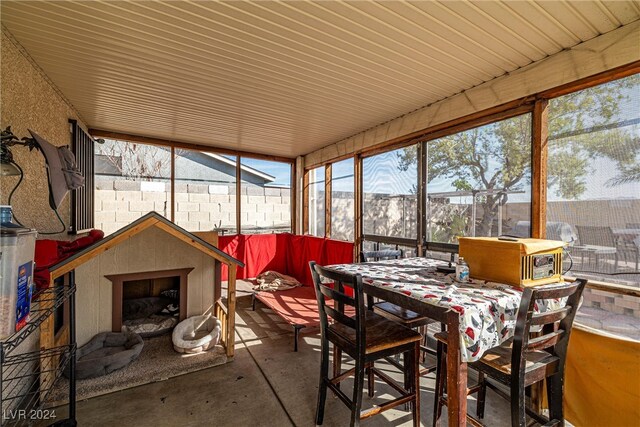 view of sunroom / solarium