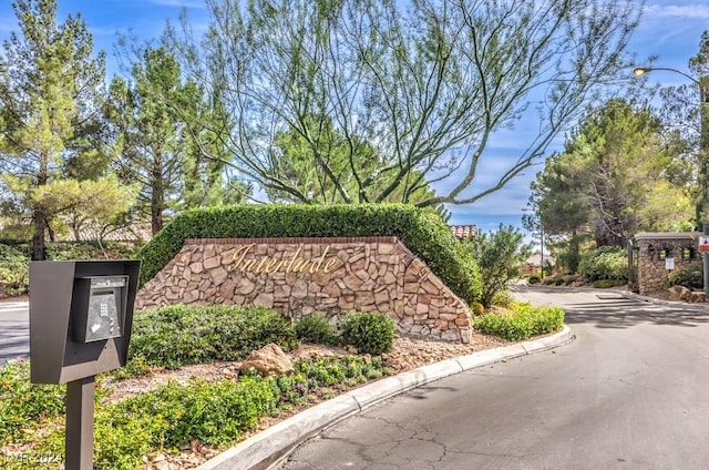 view of community / neighborhood sign