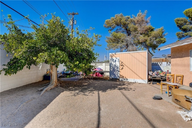 view of yard with a patio