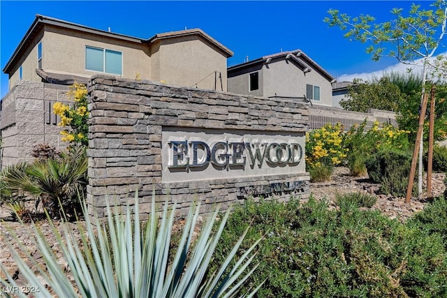 view of community / neighborhood sign