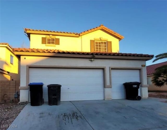 view of front facade with a garage