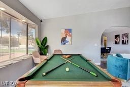 playroom featuring lofted ceiling and billiards