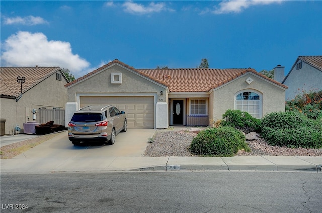 view of front facade featuring a garage