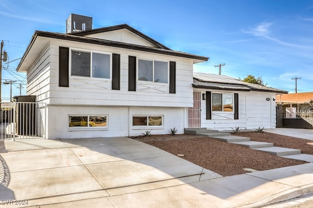 view of front of home featuring a patio area