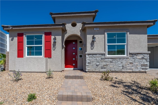 view of front of property