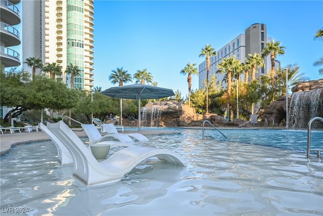 view of swimming pool