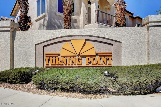 view of community / neighborhood sign