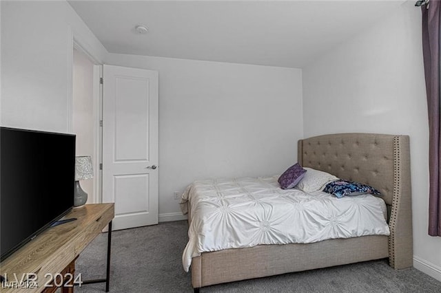 bedroom with carpet flooring