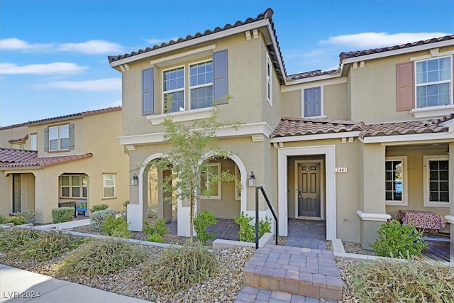 view of mediterranean / spanish-style home