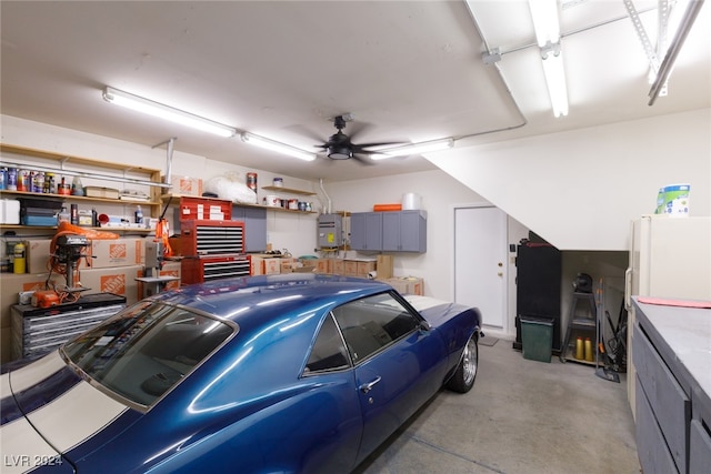 garage featuring ceiling fan