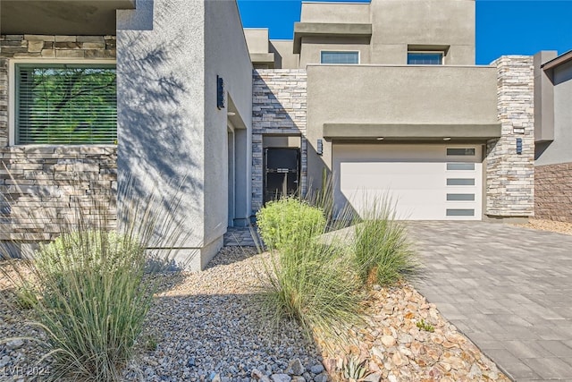 view of front of home featuring a garage