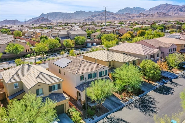 bird's eye view with a mountain view