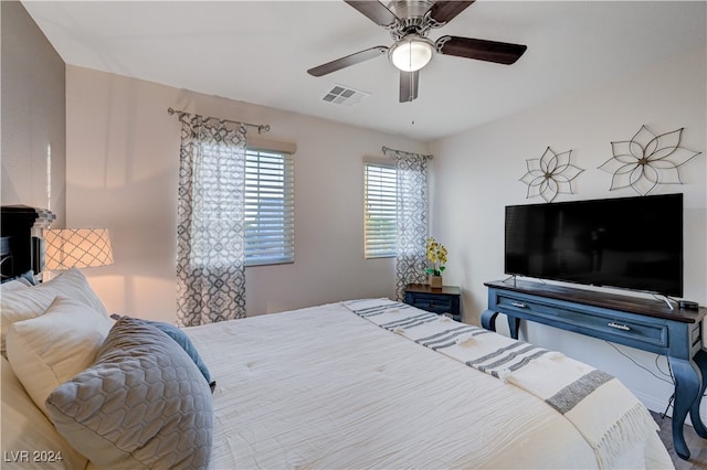 bedroom featuring ceiling fan