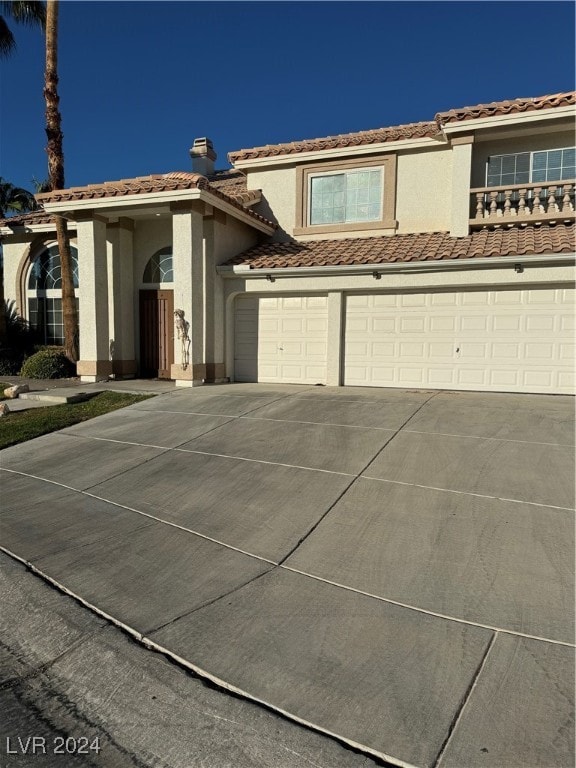 view of front of house featuring a garage