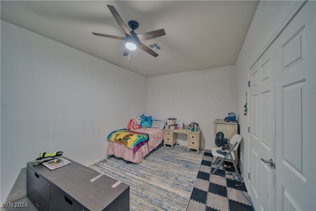 bedroom with ceiling fan