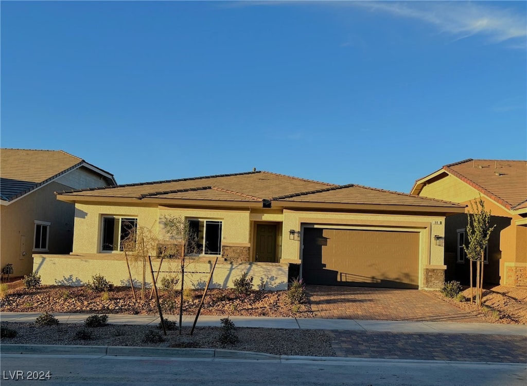 view of front of house featuring a garage