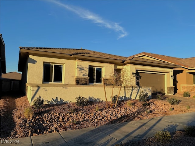 view of front facade featuring a garage