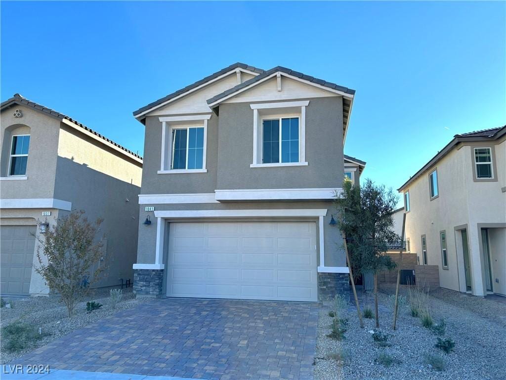 view of front facade with a garage