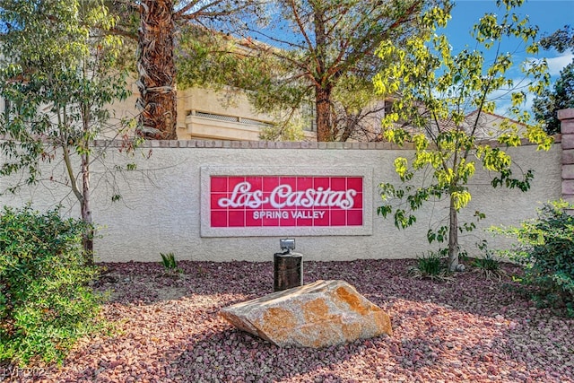 view of community / neighborhood sign