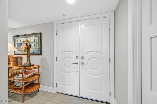 3111 Bel Air Dr Unit 25A, Las Vegas, NV 89109 - foyer with baseboards