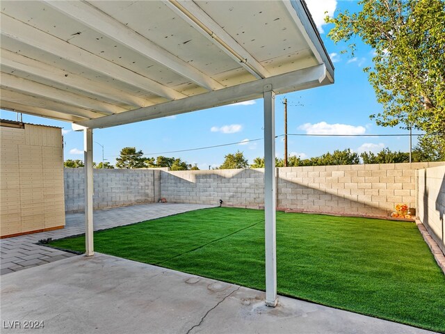 view of yard with a patio area