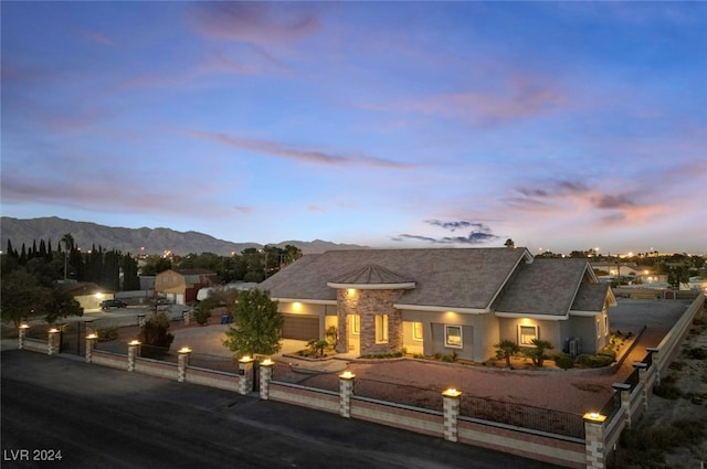 view of front of house featuring a mountain view