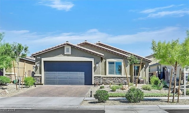 view of front facade with a garage