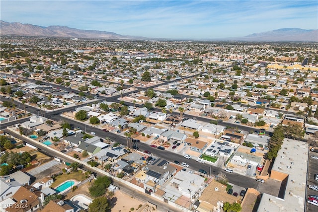 bird's eye view featuring a mountain view