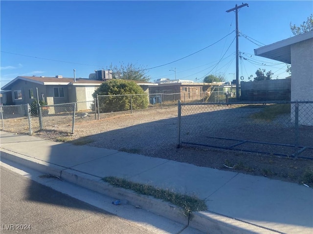 616 Bowman Ave, Las Vegas, NV 89106 - view of yard