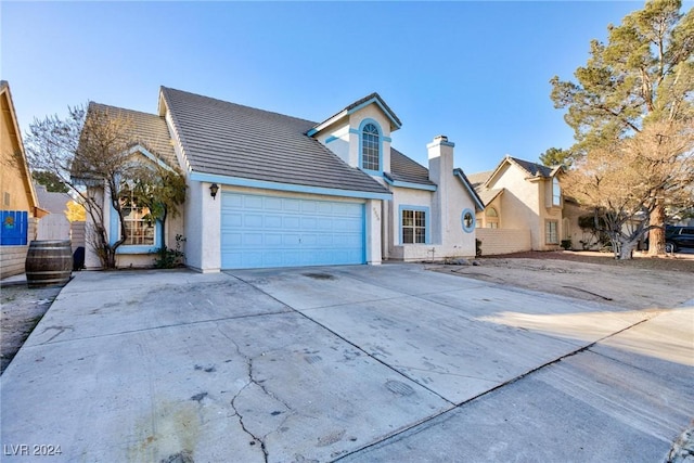 view of front property featuring a garage