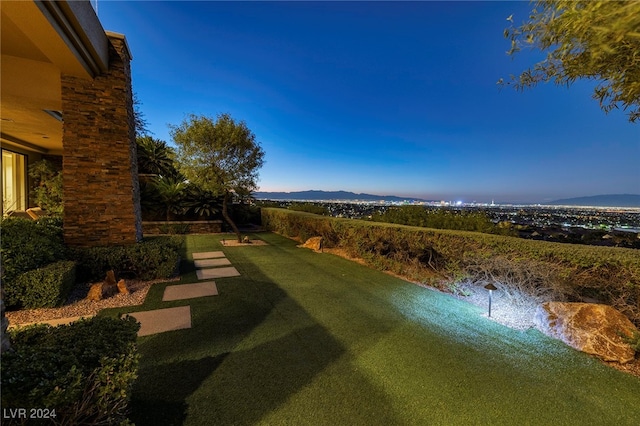 view of yard with a mountain view