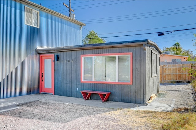 view of property entrance