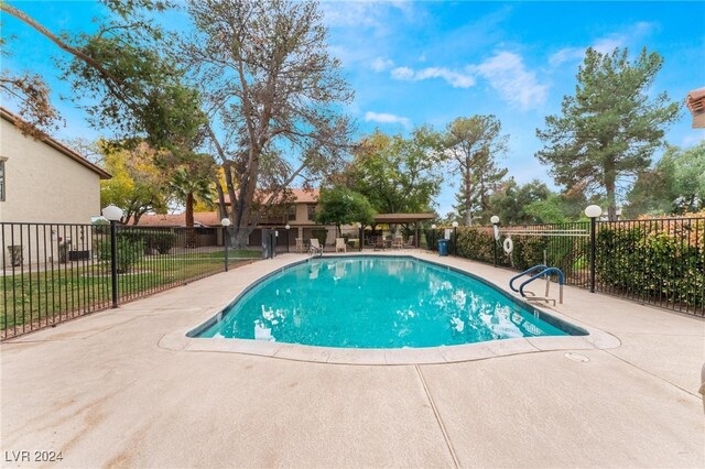 view of swimming pool