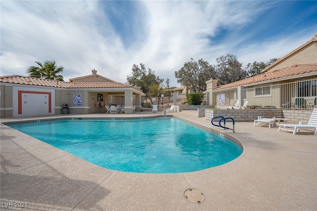 2259 Rugged Mesa Dr, Laughlin, NV 89029 - community pool featuring a patio