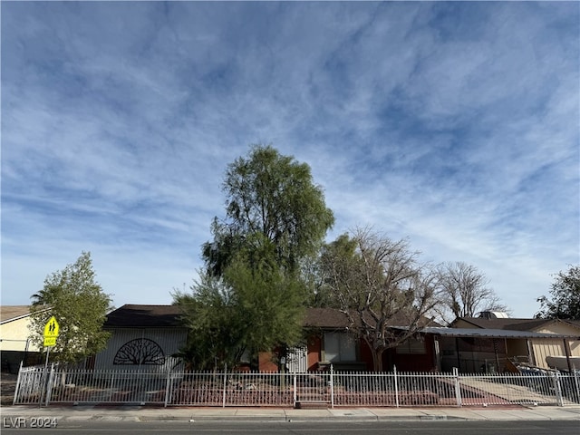 view of front of property