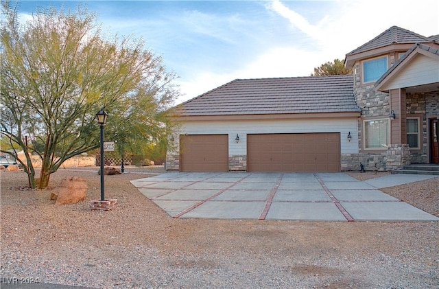 view of front facade featuring a garage