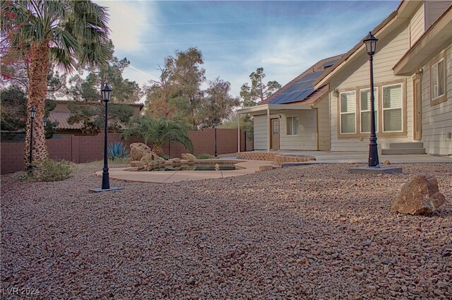 view of yard featuring a patio area