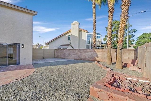 view of yard featuring a patio