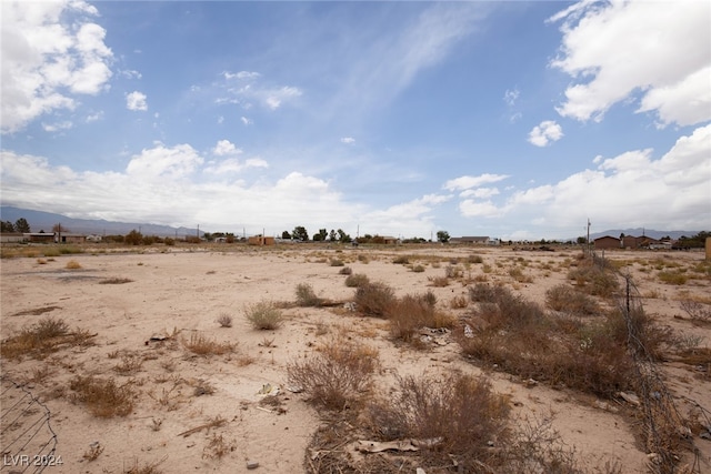 Listing photo 3 for 2221 Mcmurray Dr, Pahrump NV 89060