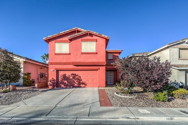 view of front property featuring a garage