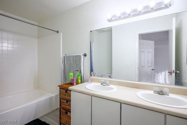 567 Kristin Ln, Henderson, NV 89011 - full bath with double vanity, toilet, and tub / shower combination