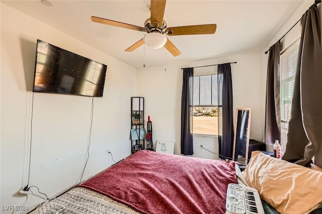 bedroom featuring ceiling fan