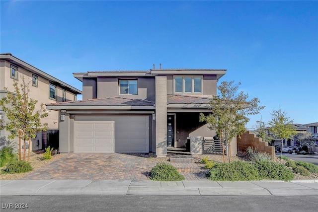 view of front facade featuring a garage